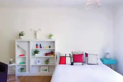 Image de 6-Month+: Studio condo N. Berkeley Prime location close to transit + downtown