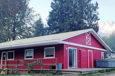 Image de Cozy Barnside Getaway - located on a working farm