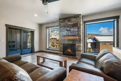 Image de Private Hot Tub - 1/2 Mile to Lift - Modern Mountain Home - 52 Marmot Circle