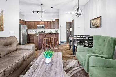 Image de Mountain Getaway in Canmore! Sleeps 6 - Pool & Hottub