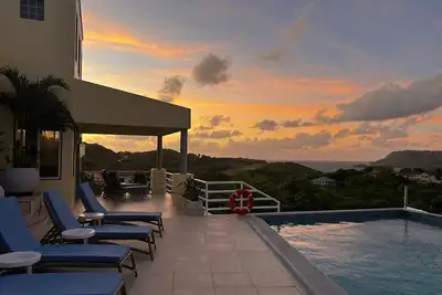 Image de Villa Chilla - exquisite four-bedroom retreat nestled in the prestigious Cap Estate. Private pool.