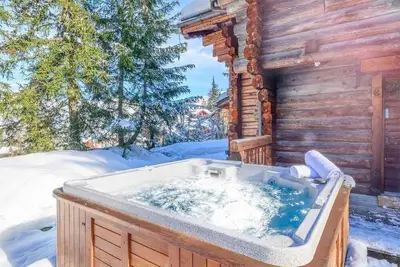 Image de 200m des Pistes | Chalet Lumineux + Jacuzzi Privé