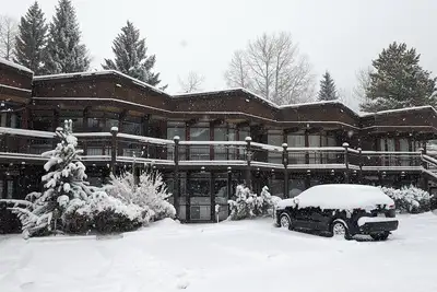 Image de Steps to Gondola • Mountain Views • Private Parking • Aspen Core 2br •  Sleeps 6