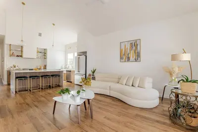 Image de Serenity House By Simone - Cozy Georgetown Old Town District Home \n\n\n\n\n\n\n