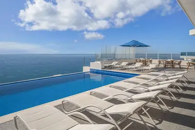 Image de Amazing two bedroom beach front condo W405