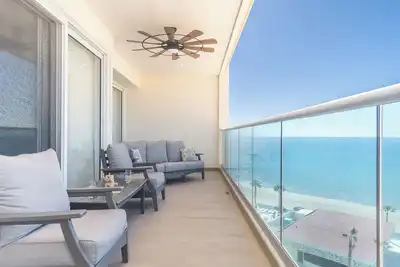 Image de Waterfront Getaway 2 Bedroom Condo W704