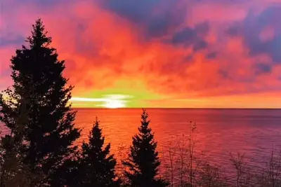 Image de Lovely Lake Superior Waterfront Townhome, Tofte, North Shore of Mn.