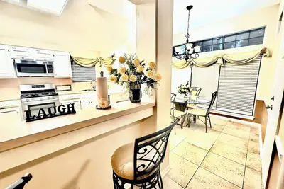 Image de Charming 3-Br Home in Pasadena near highways, industry, shopping