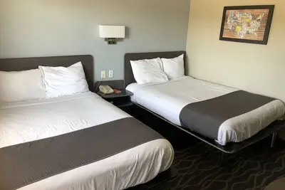 Image de Welcoming Stay for Budget Travelers | Right off Interstate-40, Free Parking