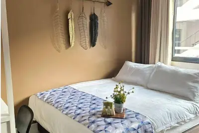 Image de 2 Br Fully Furnished Condo in Parañaque with Pool and Parking - Bloom Unit 1135
