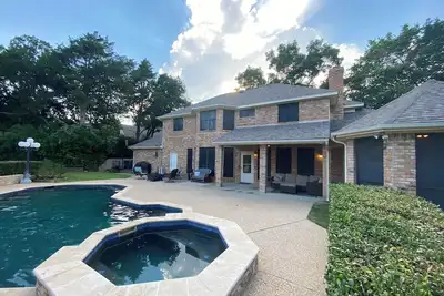 Image de Peaceful and Relaxing 6br Home on Golf Course with Pool, Hot Tub and Sauna.