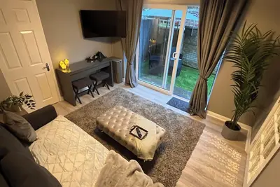 Image de Secluded Cosy Annex with free parking and garden, sleeps 4