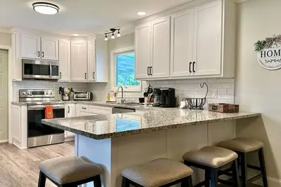 Image de King size bed, Air Conditioning, 1. 4 miles to All Star Village