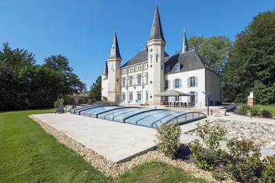 Image de Chateau rental in Burgundy with 10 bedrooms in  France