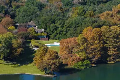 Image de Above Timeless I Waterfront I Lake Austin I Pool & Spa I Services