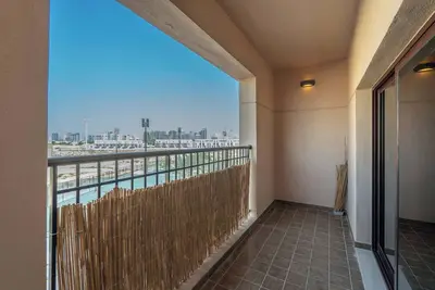 Image de Stylish 2-Bedroom Apartment with Balcony Views in Dubai