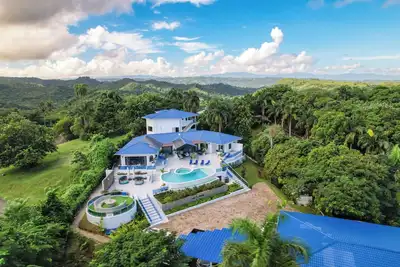 Image de 13 bedroom Ultimate Private Luxury Compound with every amenity you can imagine