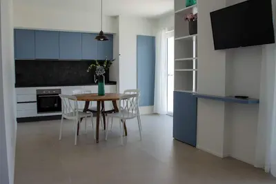 Image de Appartamento moderno e luminoso al primo piano, con vista mare!