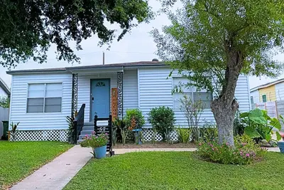 Image de 3 Br 2 Ba 4 bed Charming Home in Downtown Brownsville, near Zoo