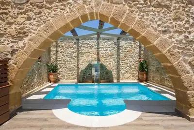 Image de Doro Gold Villa︱Tasteful Stone Villa with Luxury Hot Tub and Pool