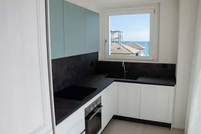 Image de Appartamento al secondo piano, luminoso e con vista mare!