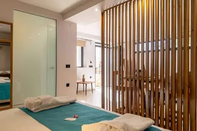 Image de An exquisite retreat where luxury and tranquility blend seamlessly.