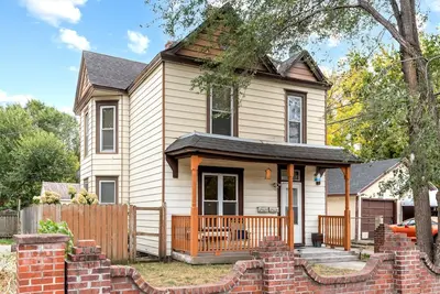 Image de Tulip House - Quiet Home 10 Minutes from Downtown Minneapolis