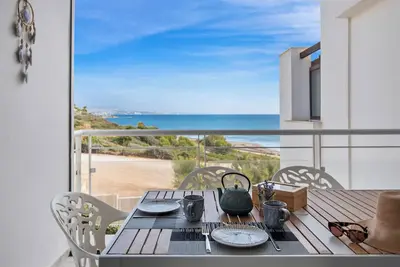 Image de Apt in Casares del Mar by Costarentals - Ref M50