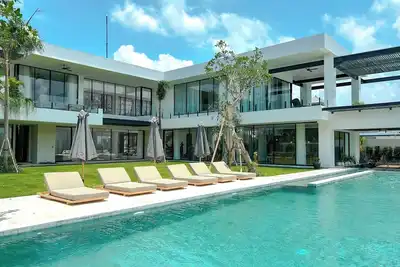Image de Spacious, 6 Bedroom Villa near Canggu Area