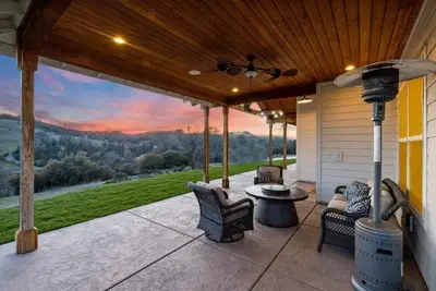 Heavenly Heights 3-bed, 3 bath Scenic Getaway on a 10 Acre lot in Placerville