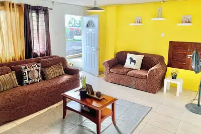 2 bdr/1bth apt Central in Kingston