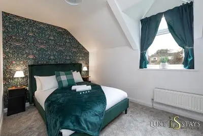 Luke Stays- Newtown Hall Cottage