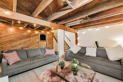 Image de CasaKaïa - Cozy 2 bedroom apartment with Backyard & Parking near Lachine canal\n\n