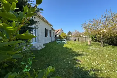 Image de Maison spacieuse Ă 300m de la plage.