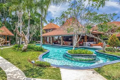 Image de Des Indes I - Quatre Chambres Villa, Couchages 8