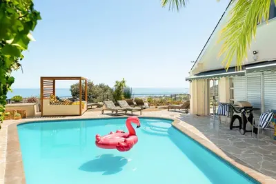 Image de Villa Cramond - Six Chambres Villa, Couchages 12