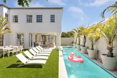 Image de Villa Meadway - Cinq Chambres Villa, Couchages 12