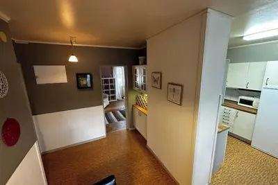 Image de Bostad med eldstad, balkong, Bbq, parkett, högt i tak, smart Tv, ljudanläggning