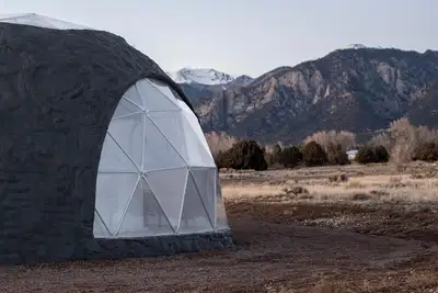 Image de CrestDomes: “Dome of Dreams” a Luxury Glamping Dome Home near the Sand Dunes