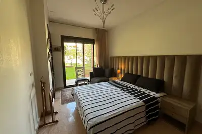 Image de Superbe appartement T3 avec terrasse cocooning vue sur piscine & accès direct