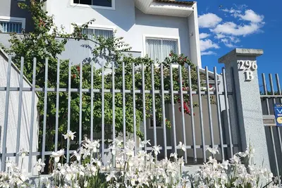 Image de Super comfortable townhouse, close to markets, shopping malls and great restaurants.