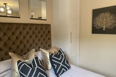 Image de Prestige-Appartement-Salle de bain privée séparée-Vue sur Port