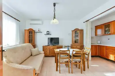 Image de Apartment ideal for 6 persons | Just 20 m from center | Air conditioning, internet, Sat Tv, grill