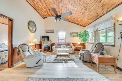 Image de 2 Mi to Lake Champlain: Cabin w/ River Access!