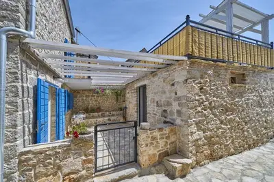 Image de Elegant Stone House with Jacuzzi, Terrace-2Bedroom