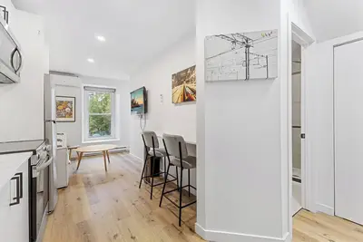 Image de New Refined Boho Downtown 10 Big bedrooms 6000sqft