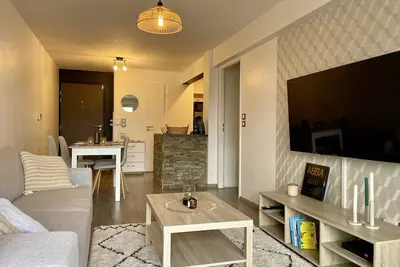 Image de À 5 min du centre  et  plage, confort garanti