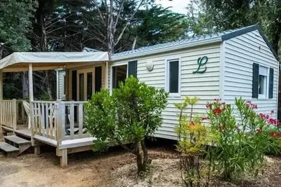 Image de Mobil-home | Classic Xl | 2 Ch. | 4 pers. | Terrasse surélevée | A/C | Tv