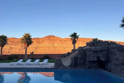 Image de One Bedroom Casita with access to private pool and full size indoor sports court