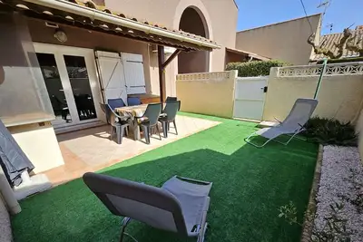 Image de Jolie maison de vacances rénovée toute climatisée 6 couchages, 2 chambres mezzanine 100m de la. . .